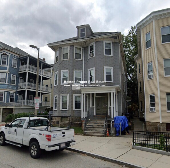 Building Photo - 121 Calumet St