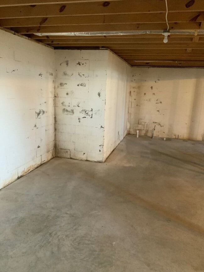 Building Photo - 971 Manningham Rd