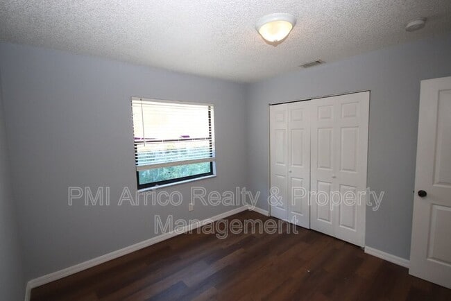 Building Photo - 1810 E 143rd Ave