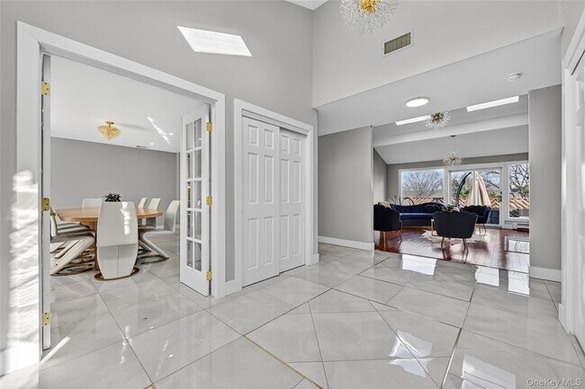 Building Photo - 66 Murray Dr