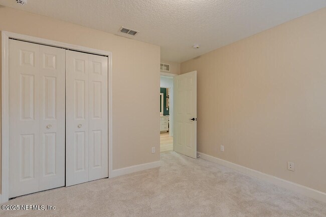 Building Photo - 2039 Navaho Ave