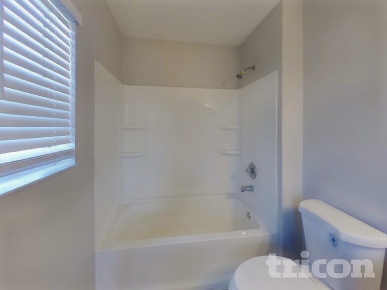 Building Photo - 18816 Litzau Ln