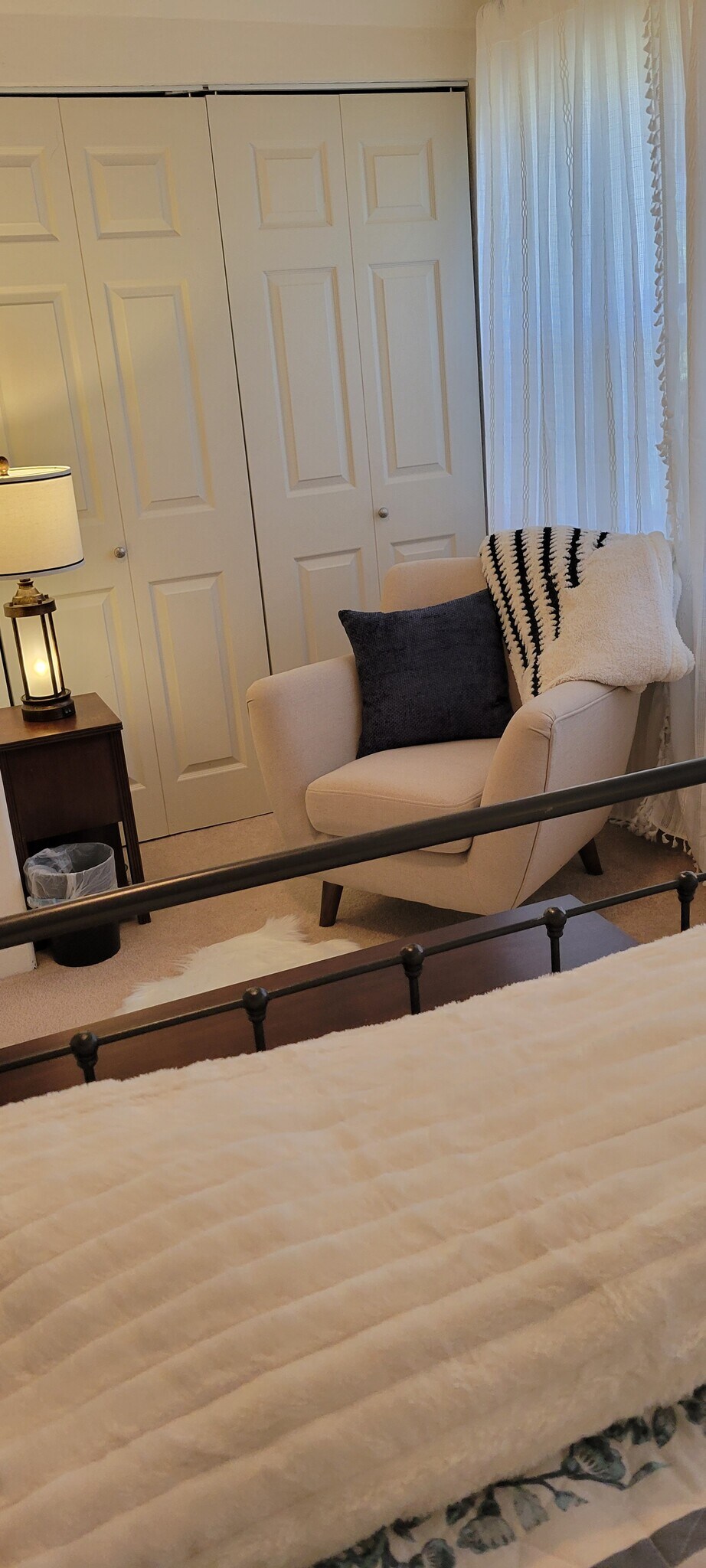 Building Photo - 1055 NE Grandview Dr