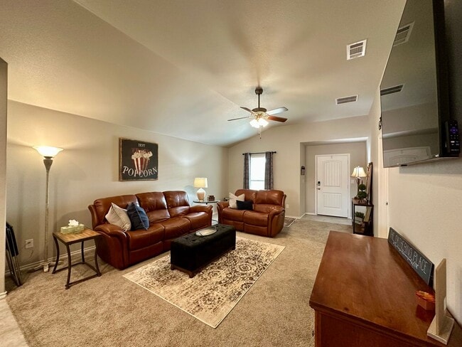 Building Photo - Furnished Rental - Minimum of 30 day stay