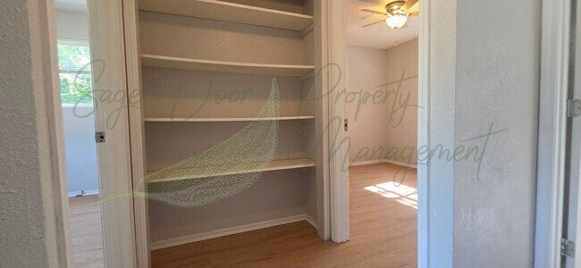 Building Photo - 5529-5531 Freeman Ct