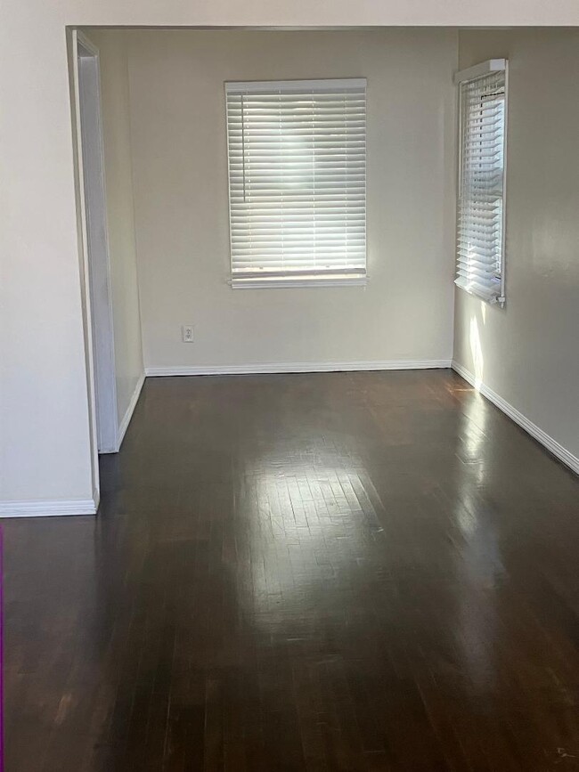 Dining Area - 8423 Crenshaw Dr