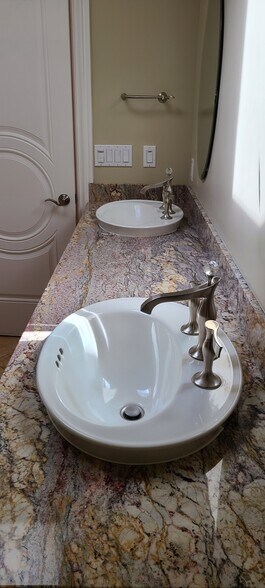 Building Photo - 229 W End Ave