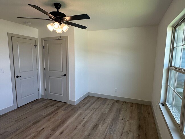 Building Photo - Now Accepting Applications – 4 BED 3 BATH | Summit Pass Subdivision | Waynesville School District