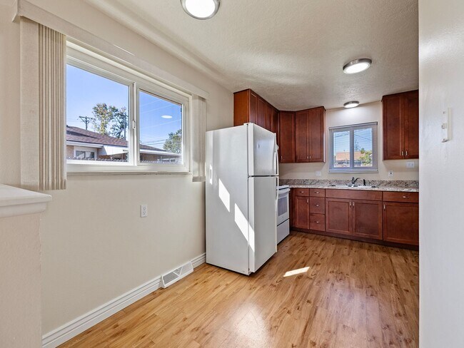 Building Photo - Charming 2-Bed, 1-Bath Duplex in Greeley, CO!