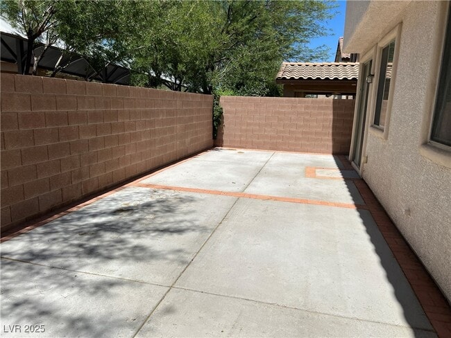 Building Photo - 1625 Yellow Tulip Pl