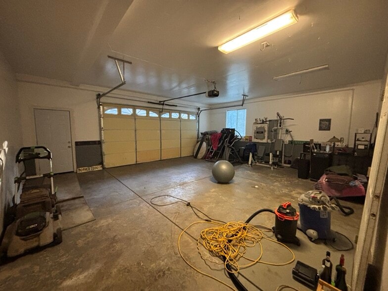 Building Photo - 5681 Manx Rd