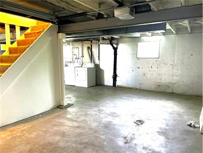 Building Photo - 155 Canton Rd