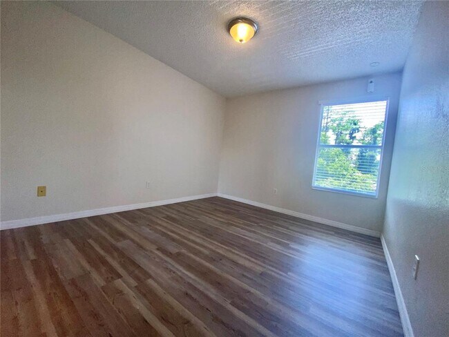 Building Photo - 5144 Conroy Rd