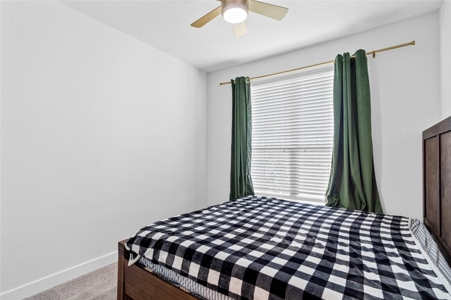 Building Photo - 31411 Weathered Cabin Ct