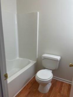 Building Photo - 1136 Robin Hood Ct