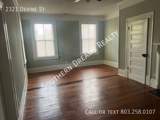 Building Photo - Charming 2-Bedroom Home in Prime Devine St...