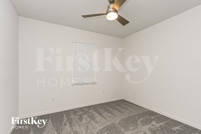 Building Photo - 348 Corbel Ln