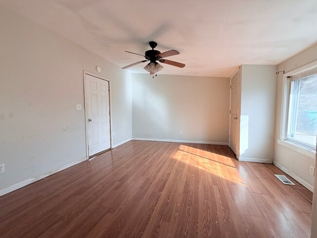 Building Photo - 155 N Lay Ave