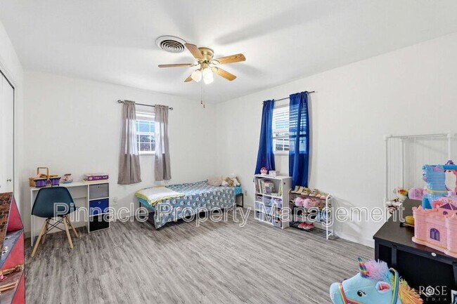Building Photo - 3108 Oak Forest Dr