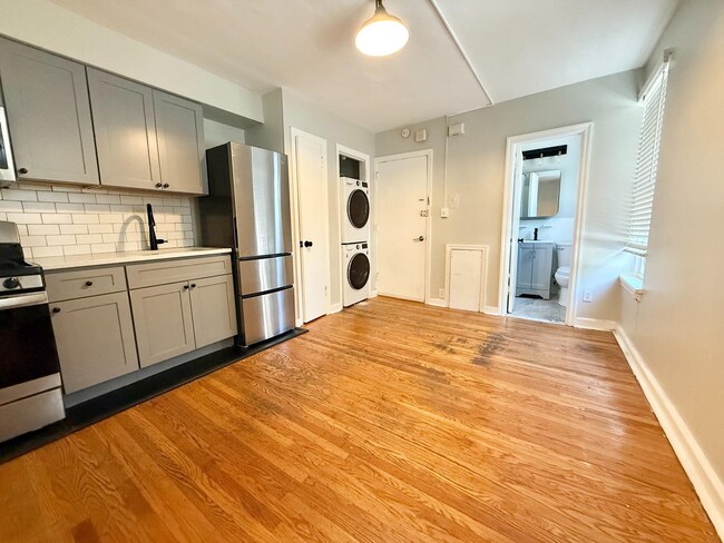 Building Photo - 623-25 Pine St