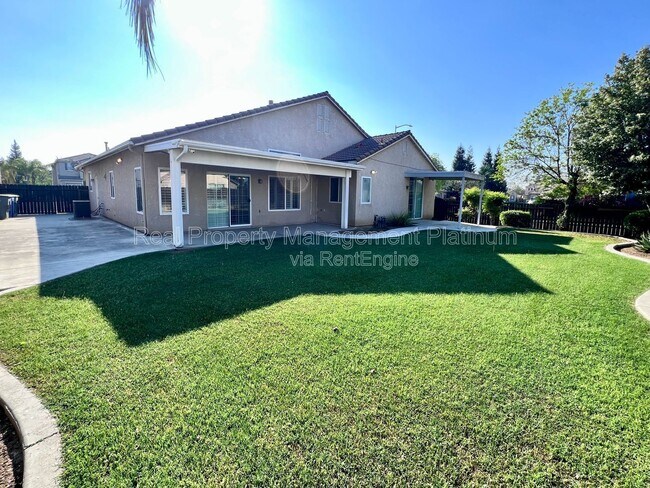 Building Photo - 5705 E Erin Ave