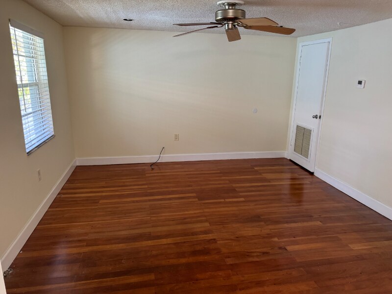 Building Photo - 6807 S Juanita St