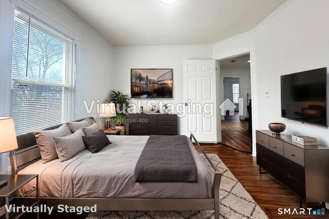 Building Photo - 394 High St