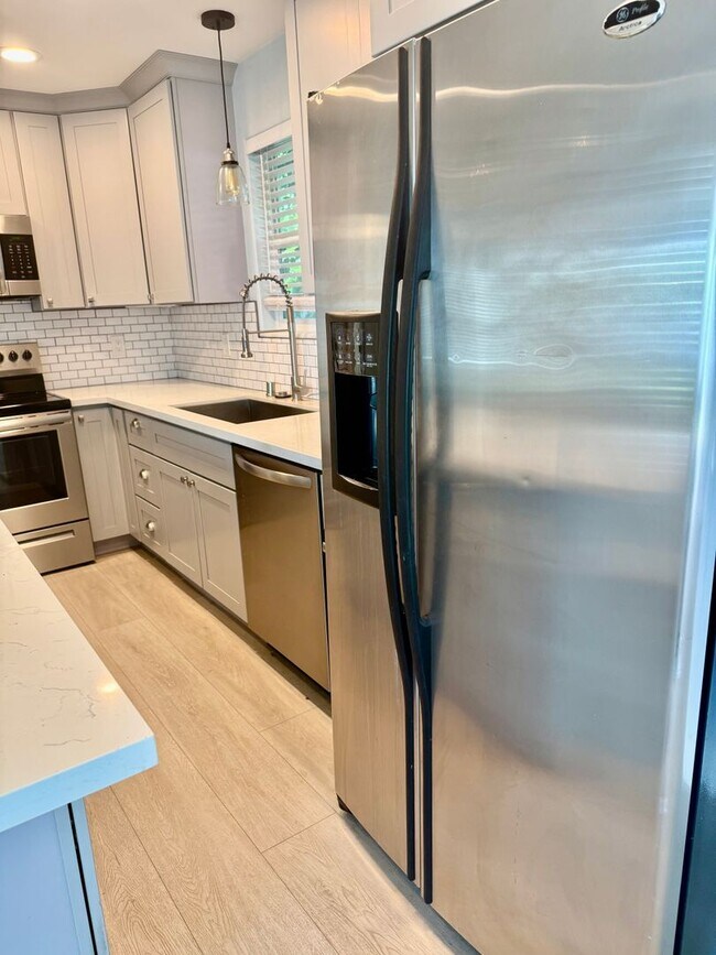 Building Photo - Cute Cottage