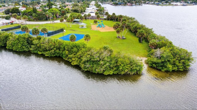 Building Photo - 625 Paula Ave