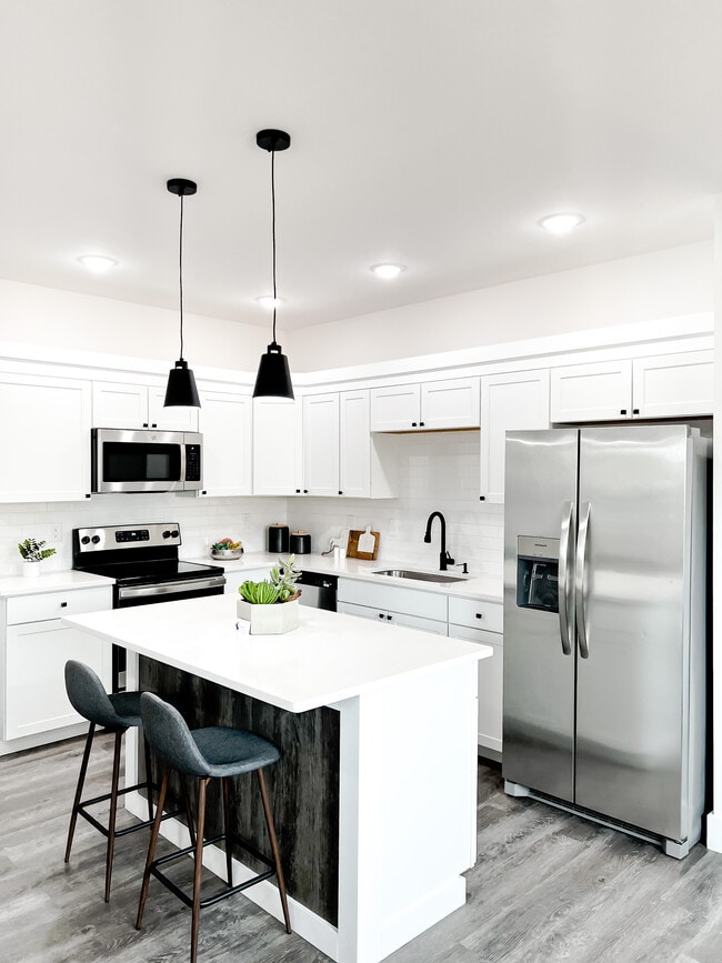 Primary Photo - 126 Parris Bridge Rd