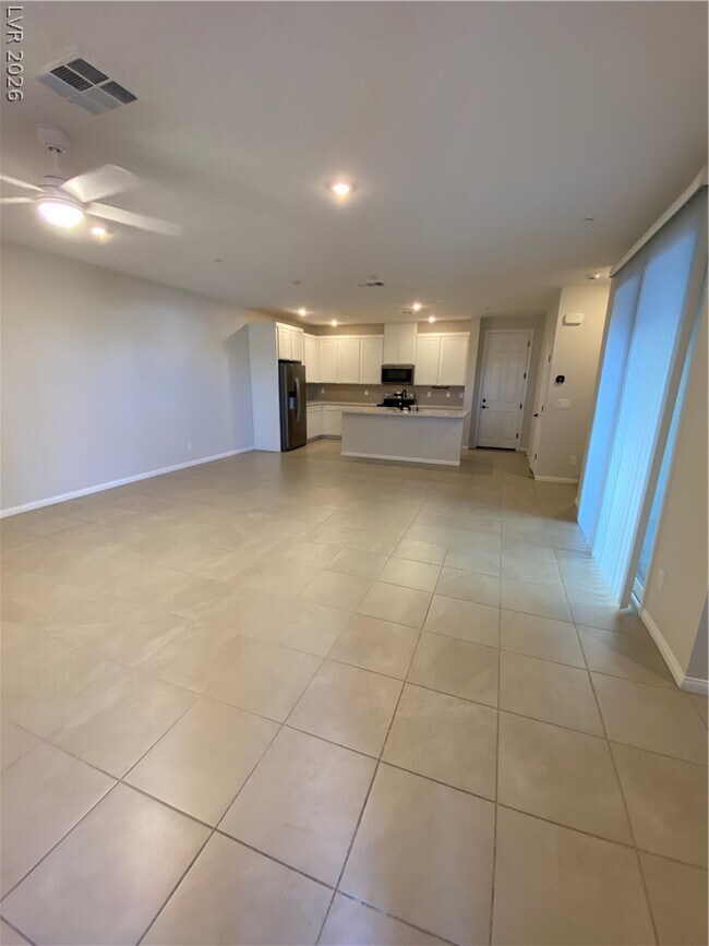 Building Photo - 828 Royal Beekman St