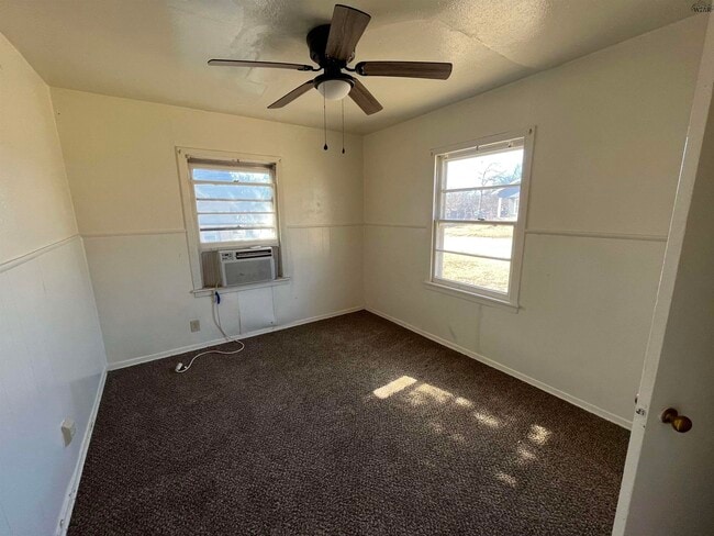 Building Photo - 2009 Joline St