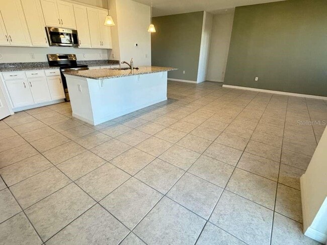 Building Photo - 1255 Normandy Dr