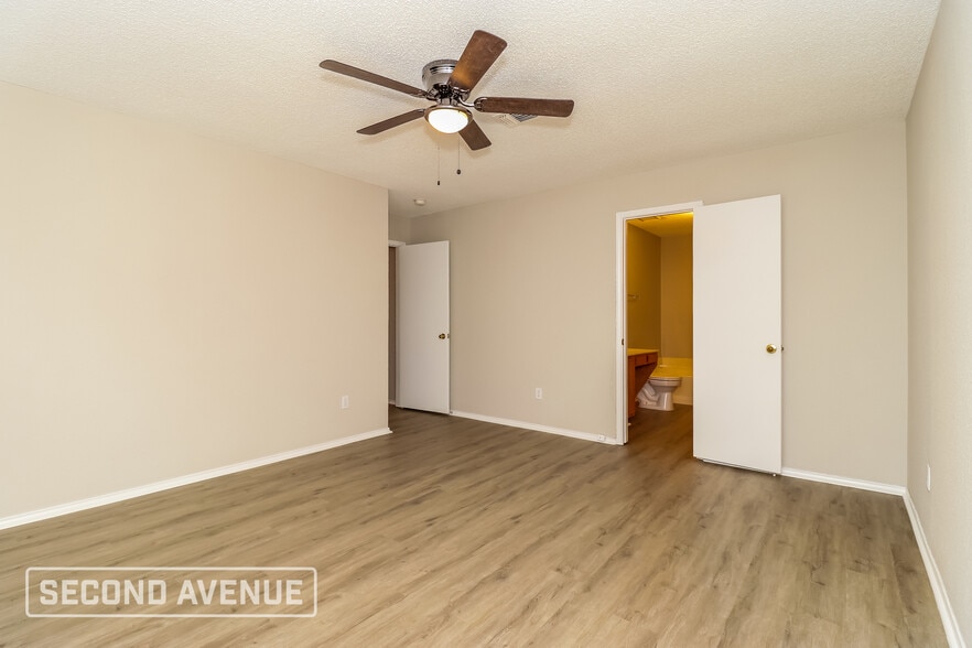 Building Photo - 3704 Garden Springs Dr
