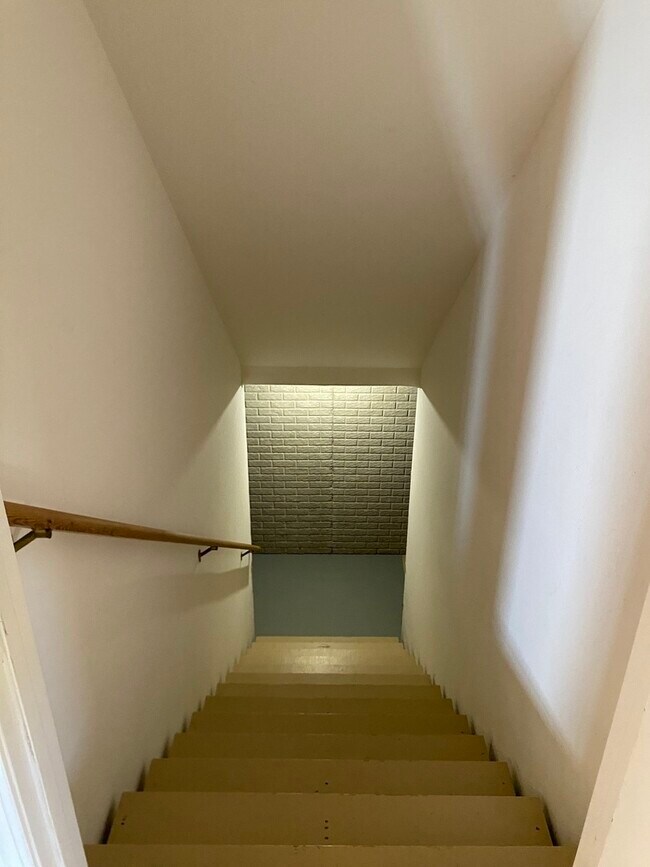 Building Photo - 1835 Marina Dr