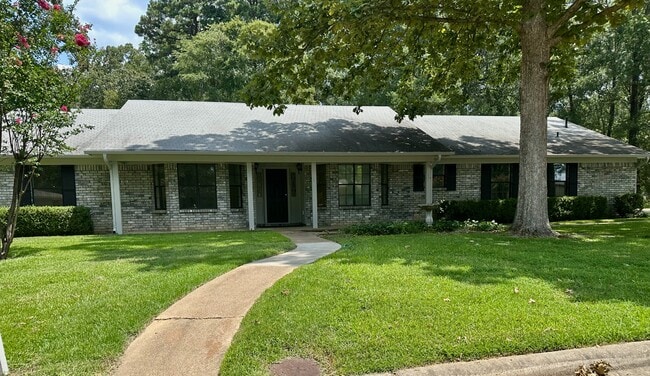 Primary Photo - 5802 Kevin St