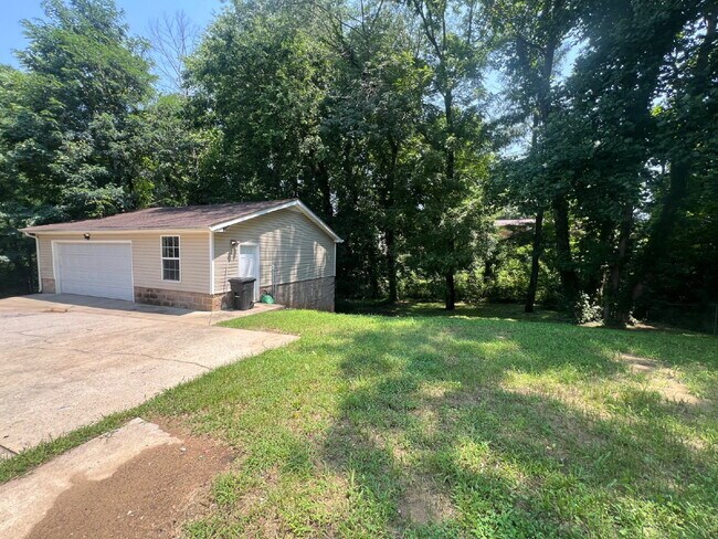 Building Photo - 578 Somerset Ln
