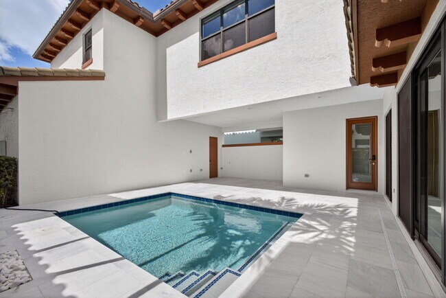 Building Photo - 4025 Faraday Wy