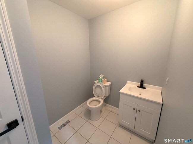 Building Photo - 39 Coram Rd