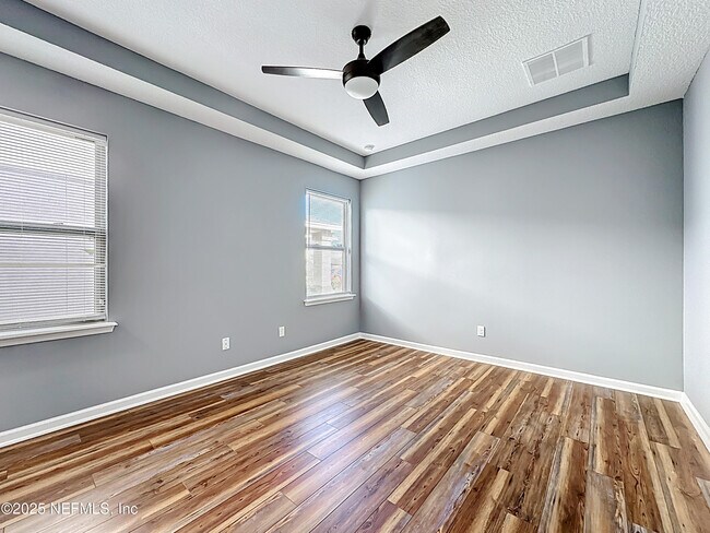 Building Photo - 243 Buck Run Way