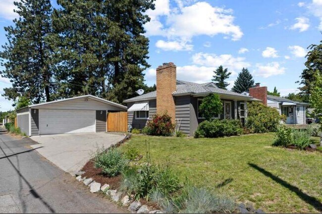Building Photo - 4 Bedroom 2 Bathroom Home for Rent
