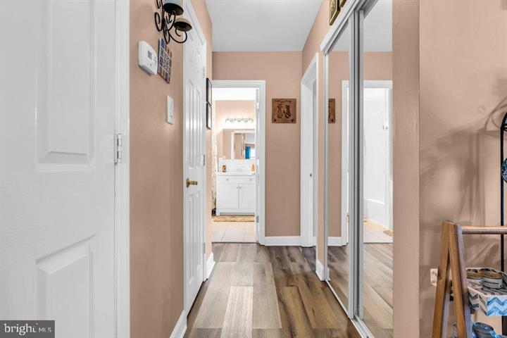 Building Photo - 27 Florence Tollgate Pl