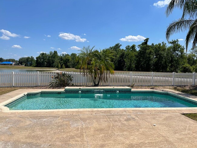 Building Photo - RIVERVIEW POOL HOME FOR RENT