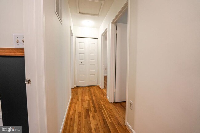 Building Photo - 4908 Sauquoit Ln