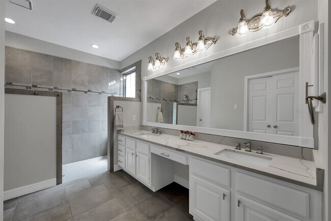 Building Photo - 55 E Amberglow Cir
