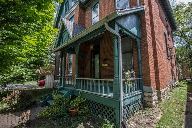 Building Photo - 169 King Ave