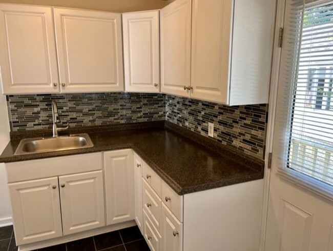 Building Photo - YUNG DUPLEX