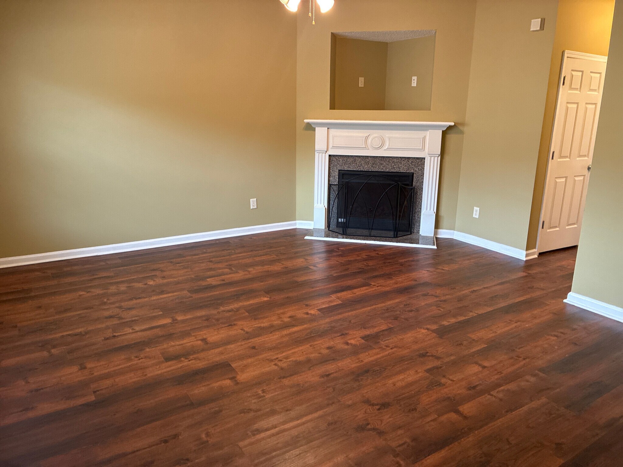 Building Photo - Room in Townhome on Olmadison Pl