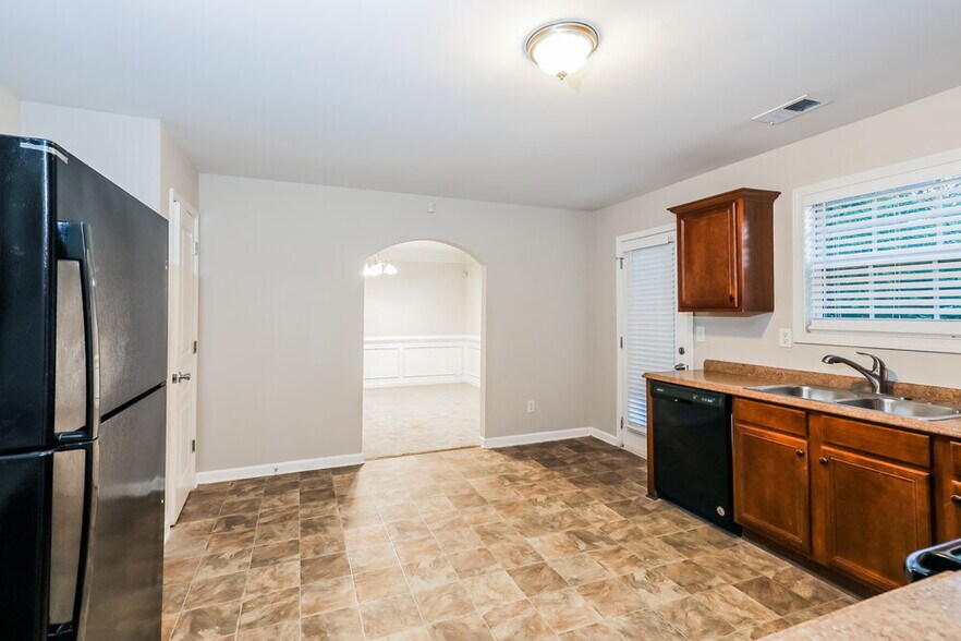 Building Photo - 848 Betsy Ross Trail