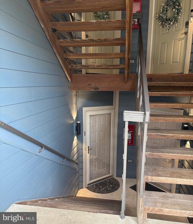 Building Photo - 5006 Dorsey Hall Dr